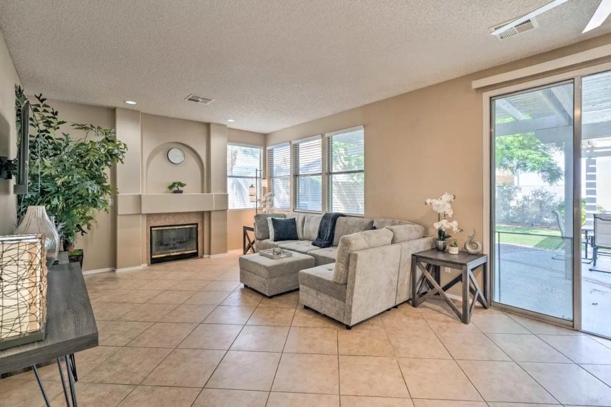 Villa A Beautiful House With Hot Tub, Grill & Games! Las Vegas Exterior foto