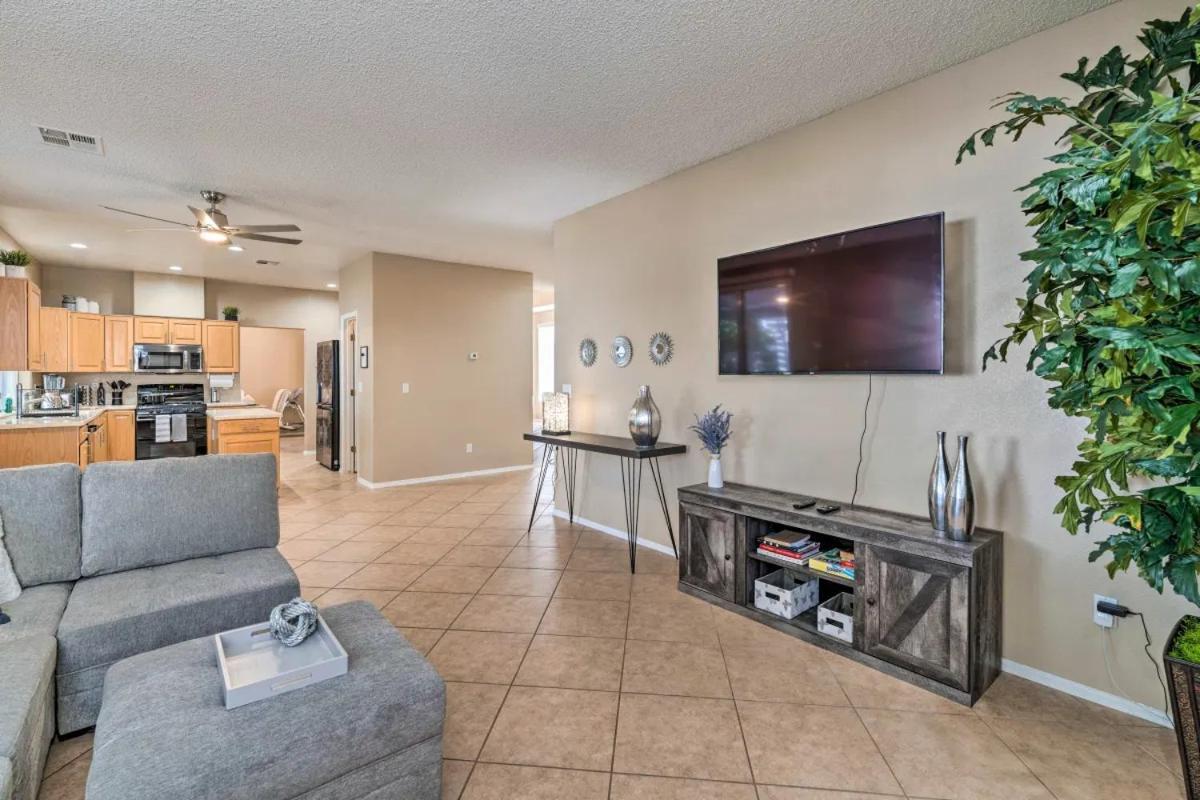 Villa A Beautiful House With Hot Tub, Grill & Games! Las Vegas Exterior foto