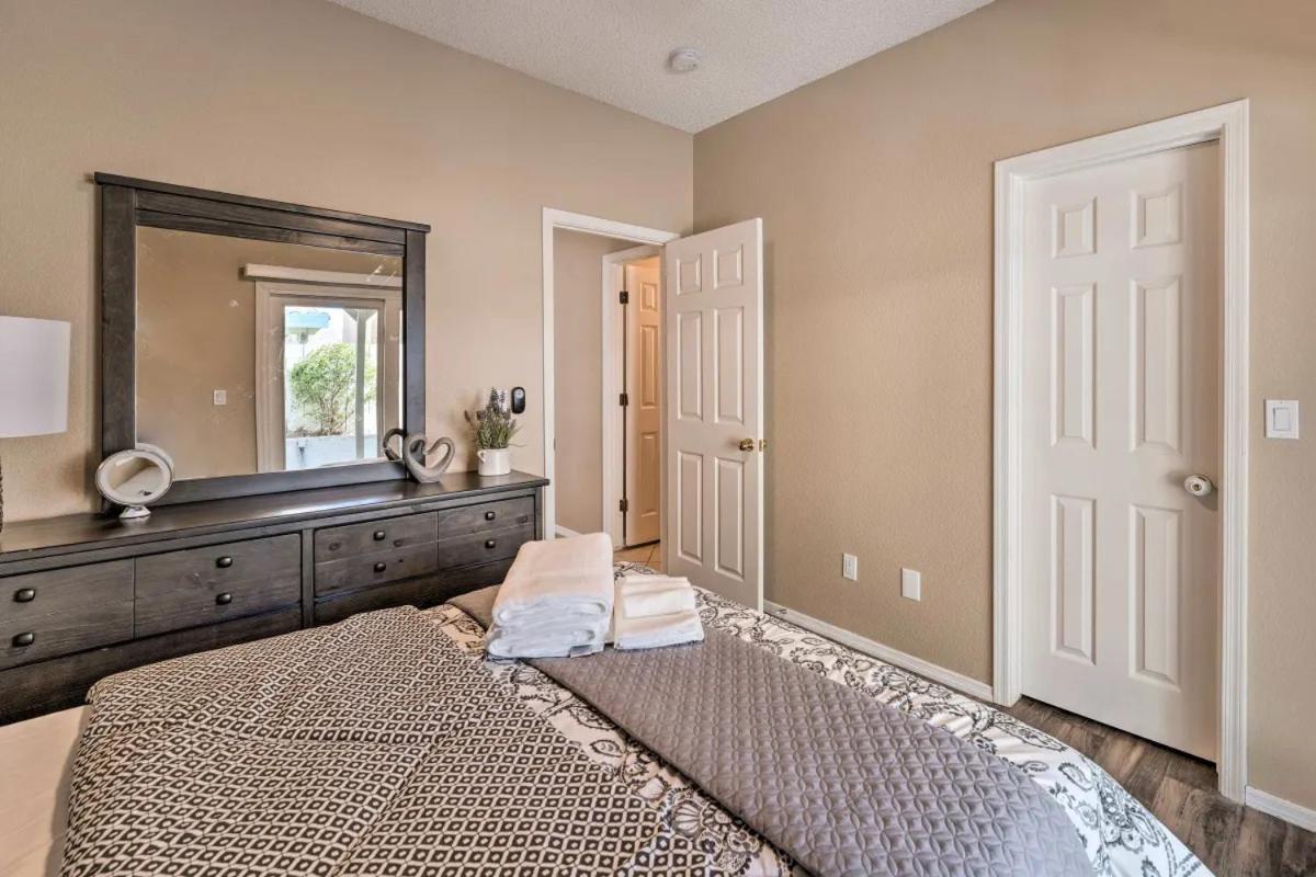 Villa A Beautiful House With Hot Tub, Grill & Games! Las Vegas Exterior foto